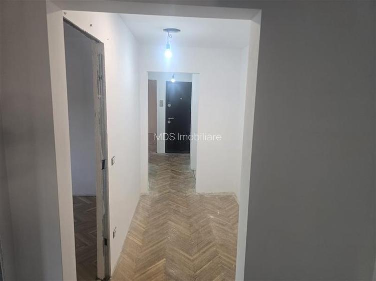Decomandat cu 2 bai la etajul 2  renovat - 3
