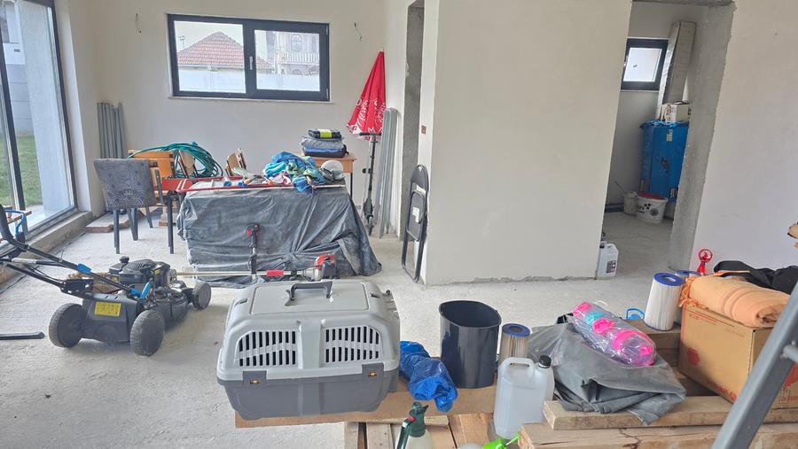 Vand casa in duplex in Deva, semifinisata, zona Garii (peste linia ferata), P+E