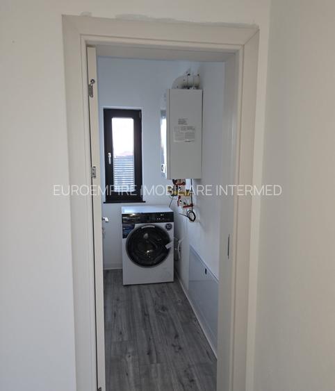 Casă de vânzare cu 3 camere, zona Lazu - 2