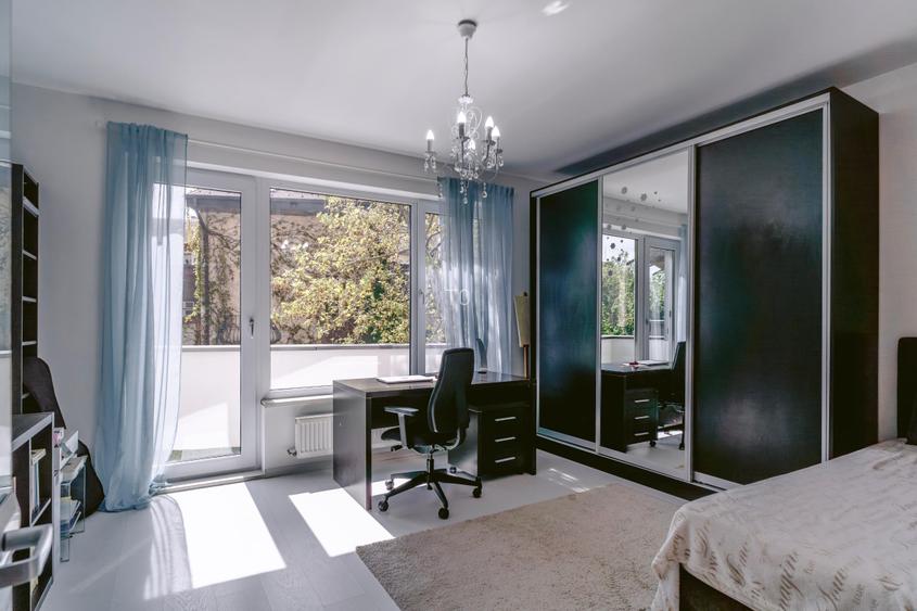 CASA DEOSEBITA IN ZONA REZIDENTIALA - PLANTELOR - MANTULEASA - ARMENEASCA - 13