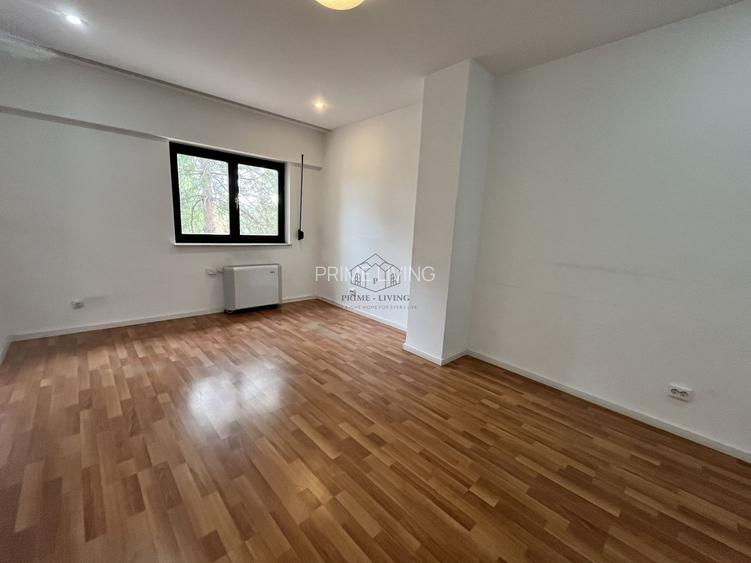 VILA CU 5 CAMERE LA INCHIRIERE PE MALUL LACULUI STRAULESTI - 14