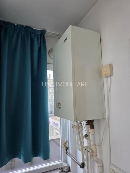 Etaj 1-Tg.Cucu-Pod de Fier -2 Camere Decomandat 72mp-bloc 86' - 5