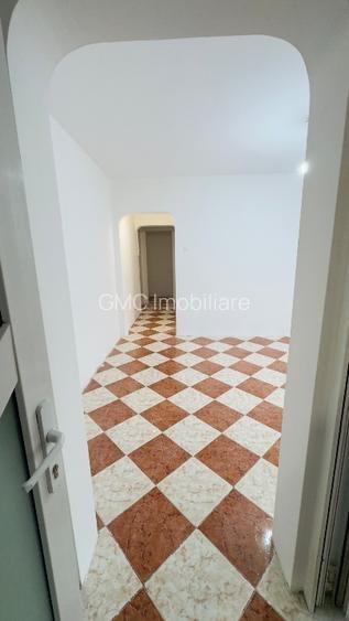 De vanzare  apartament 3 camere Zona Apusului/Gorjului - 4