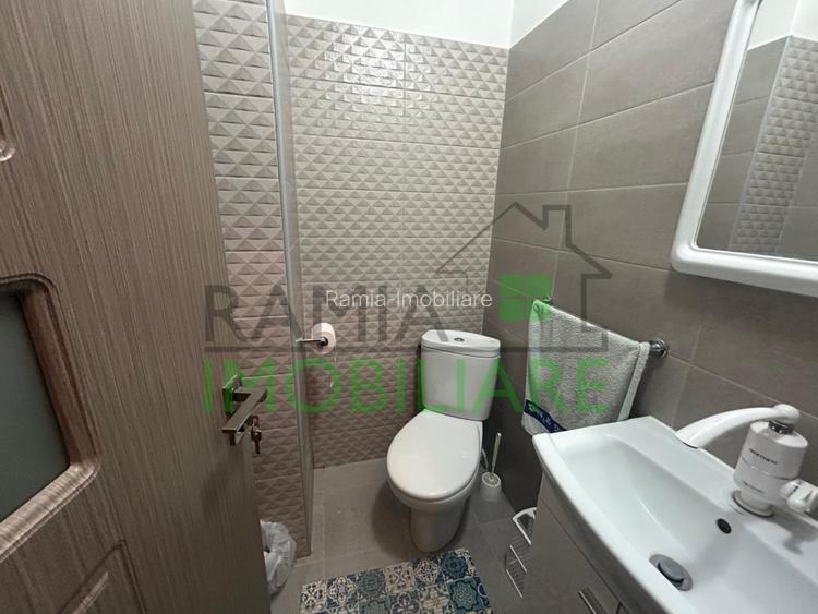 Apartament 3 camere Tractorul renovat 70 mp parter inalt balcon boxa si P - 10