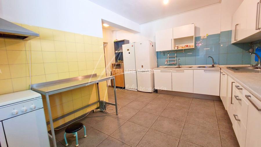 Apartament cu 5 camere si curte de 358 mp. - 13