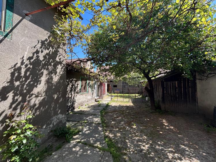 Casă de vânzare cu teren de 700 mp - Boița, Sibiu - 2