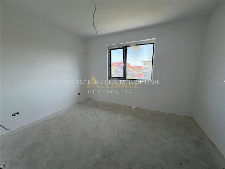 Vila Individuala - 5 camere-3 bai-Strada Miorita-500 M  de STV - 14