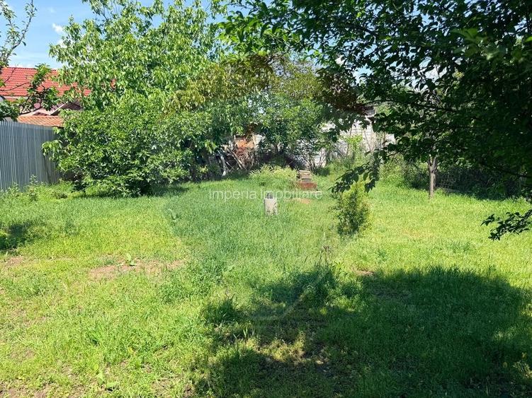 Teren 650 mp,  cu casa modesta, zona Blv Nicolae Romanescu - 6