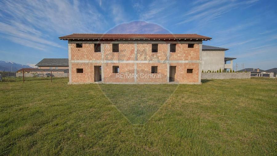 Casă / Vilă cu 6 camere de vânzare, Sânpetru - 2