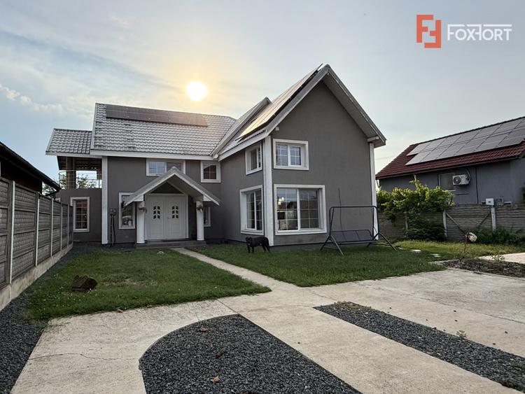 Casa cu 5 camere, 219 mp utili si 588 mp teren, de vanzare in Sanmihaiu Roman