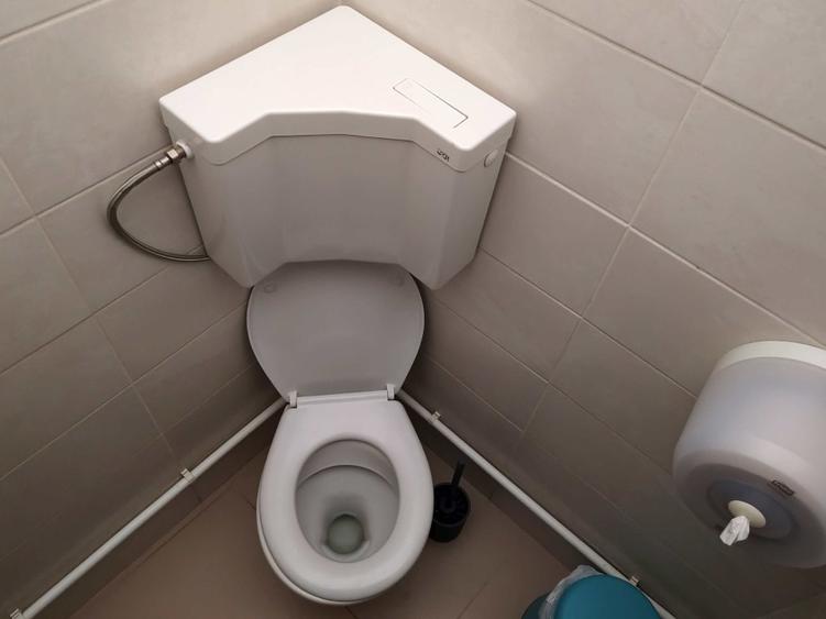 Spatiu comercial / birou 110 m.p. la parter bloc zona Lidl Nicolina, proprietar