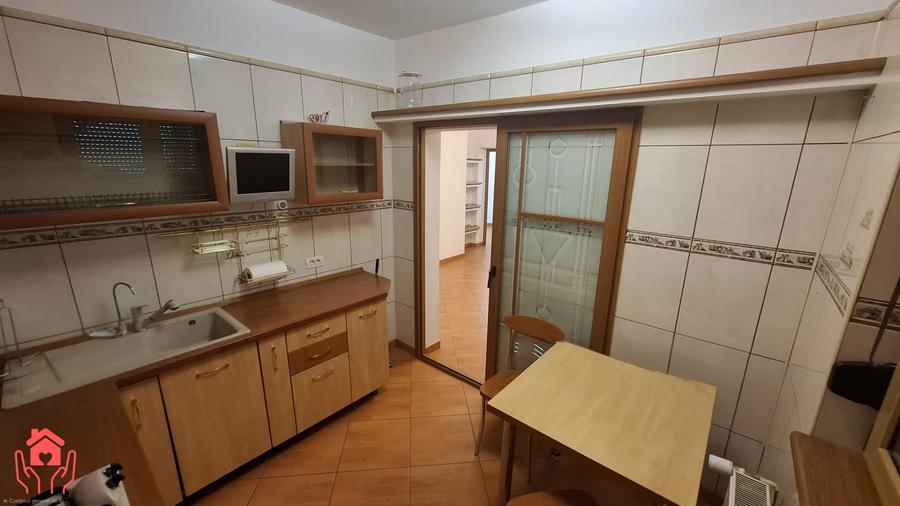 GARA DE NORD (Spitalul Witting)- 2 apartamente, 6 camere, vila solida renovata!