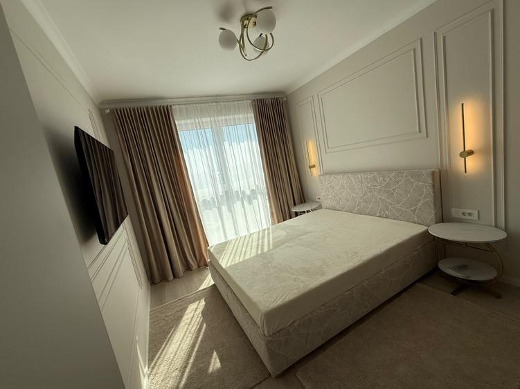Proprietar vand apartament 2 camere complet mobilat, utilat lux, parcare inclusa