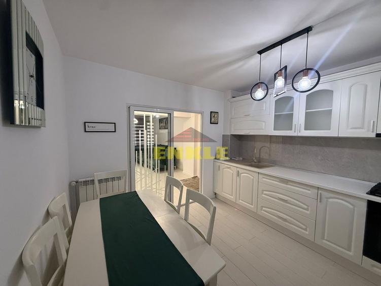 DE ÎNCHIRIAT – APARTAMENT ULTRAMODERN CU 3 CAMERE