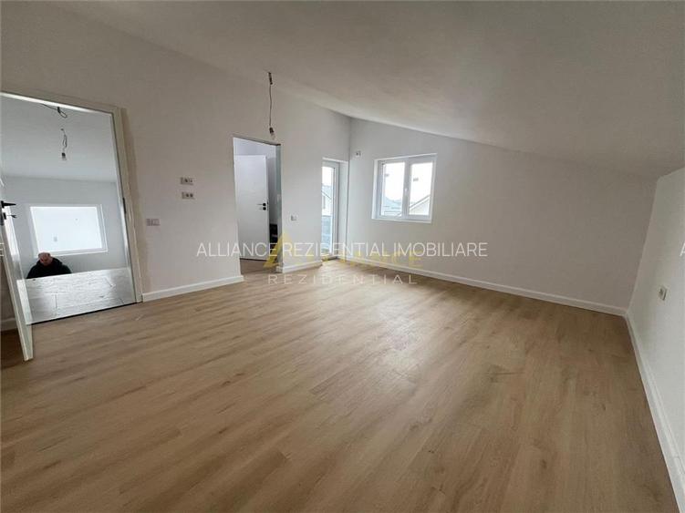 Vila individuala - 4 camere - 3 bai - 200 m de bulevardul principal - 15