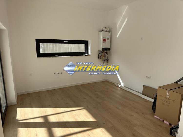 CASA NOUA I 90 MP I FINISATA LA CHEIE I ASFALT I TOATE UTILITATILE I - 18