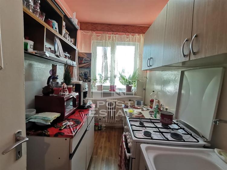 Apartament 2 camere Complexul Studentesc etaj 4 - 5