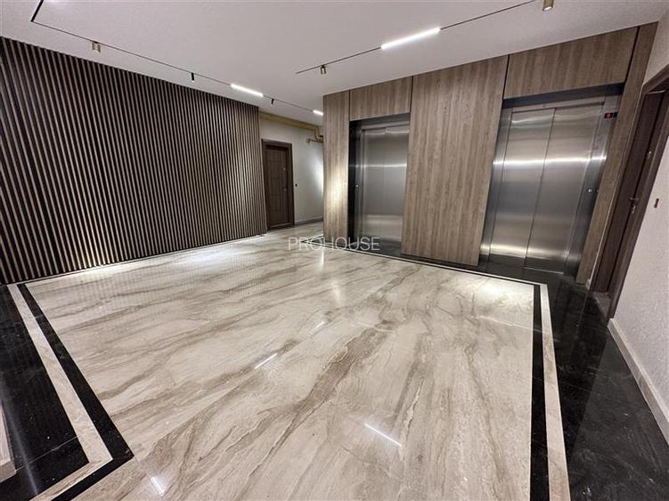 Bloc nou - langa Universitatea Bacovia si Primarie - 2 camere - mobilat si utila - 13