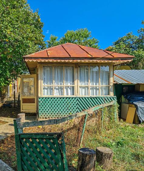 Teren intravilan 2100mp + casa + anexe 29.000 euro - 2