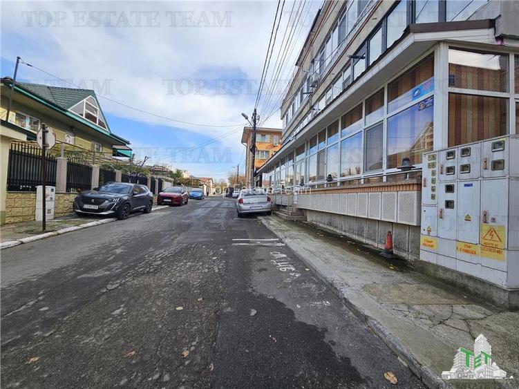 Casa spatioasa si versatila de vanzare in Eforie Nord - ideala pentru locuinta + - 17