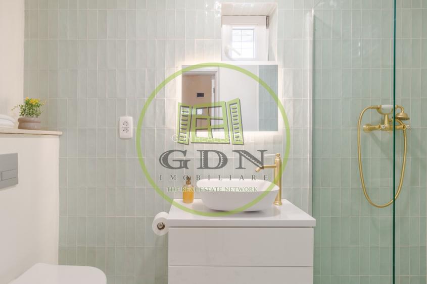 Casa ultra-centrala pe malul Crisului Repede in Oradea - 16