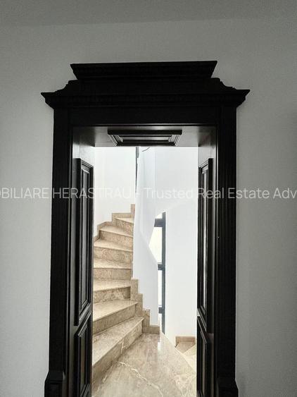 Vila neoclasica urbană | Palatul Parlamentului - 27