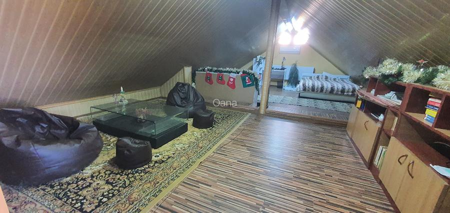 Vând casă cu  5 camere  - 9