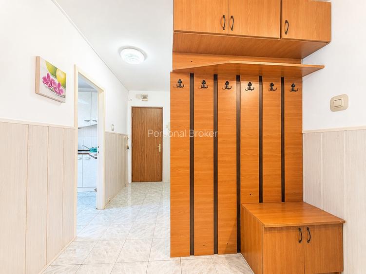Apartament 4 Camere cu Doua GARAJE - Zona LIPOVEI - 0%COMISION - 10
