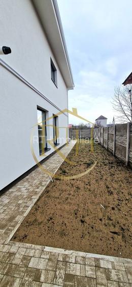 Duplex de vanzare cu 4 camere,2 bai,250 mp teren-Mosnita Veche zona Centrala. - 20