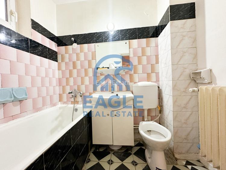 Tomis Nord - 2 Camere decomandat cu balcon pregatit de renovare - 17