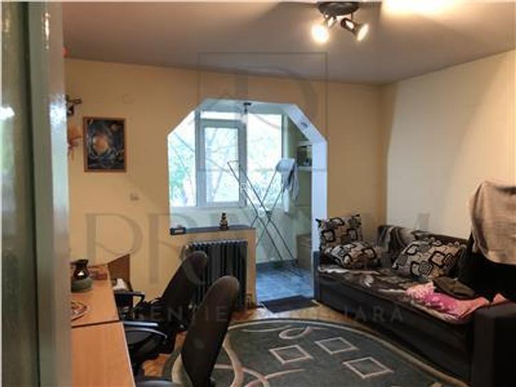 Brancoveanu - 3 Camere - Etaj 1 - Decomandat - Centrala proprie - 2