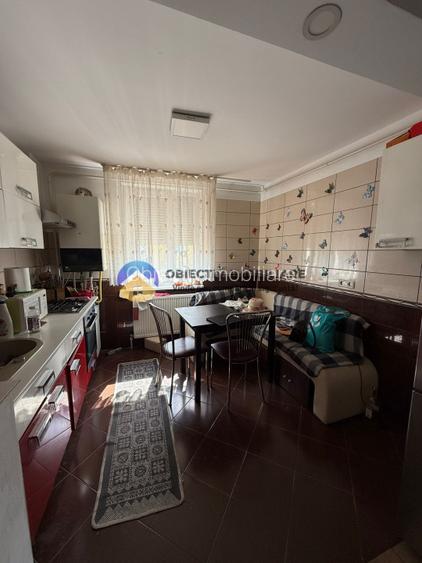 Apartament 4 camere– Str. Burebista- Piatra Neamț - 12