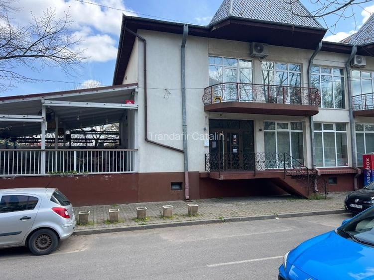 Vila versatila 656 mp, locatie excelenta - transform-o in afacerea sau casa ta - 2