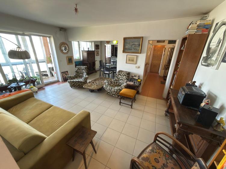 4 camere in blocul Scriitorilor, Piata Constitutiei, str. Apolodor nr. 13-15 - 2