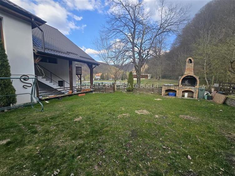 Resita Casa cu Teren Drept 500 Mp retrasa la marginea padurii - 17