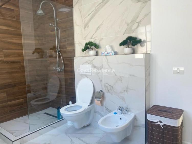 Margine de triplex : 5 camere, 3 bai,2 dressinguri,bucatarie, balcon,terasa. - 7