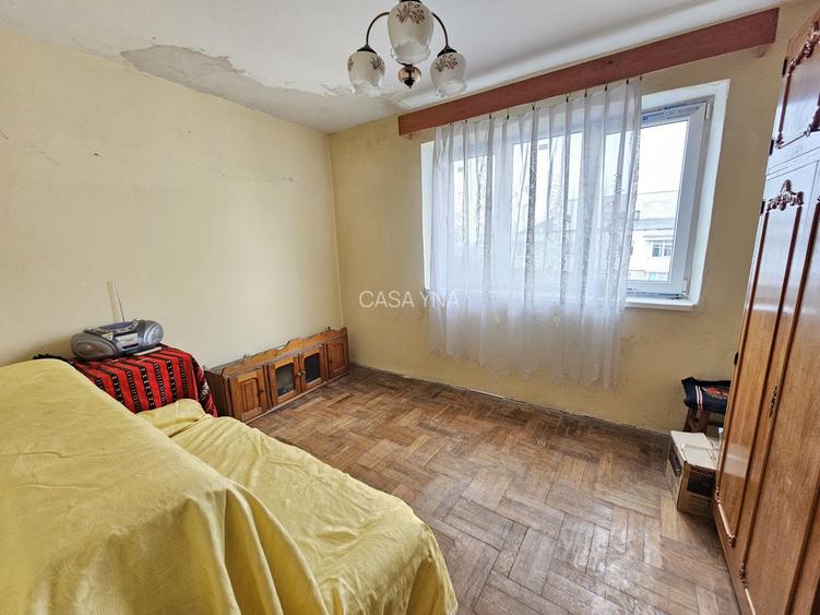 Decomandat, 2 camere, zona Narcisa - 3