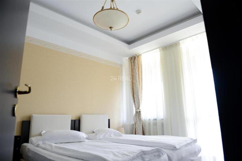 Hotel de vanzare in Predeal potrivit pentru investitie - 4