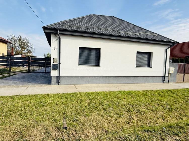 Giroc Central | Casă renovată complet | 4 camere | 2 bai - 8