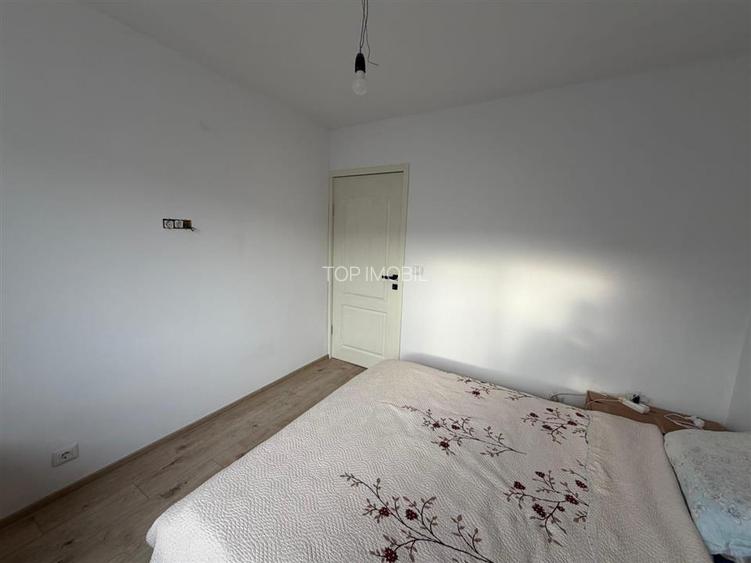 Etaj 3, renovat, 2 camere zona Mircea cel Batran - 2