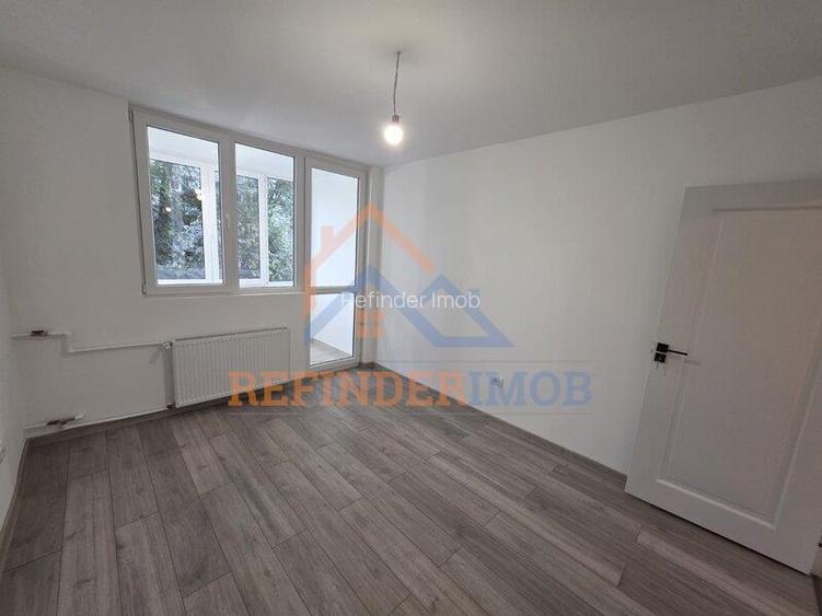 Apartament de vanzare cu 3 camere, renovat, zona Titan - Piata Minis - 6