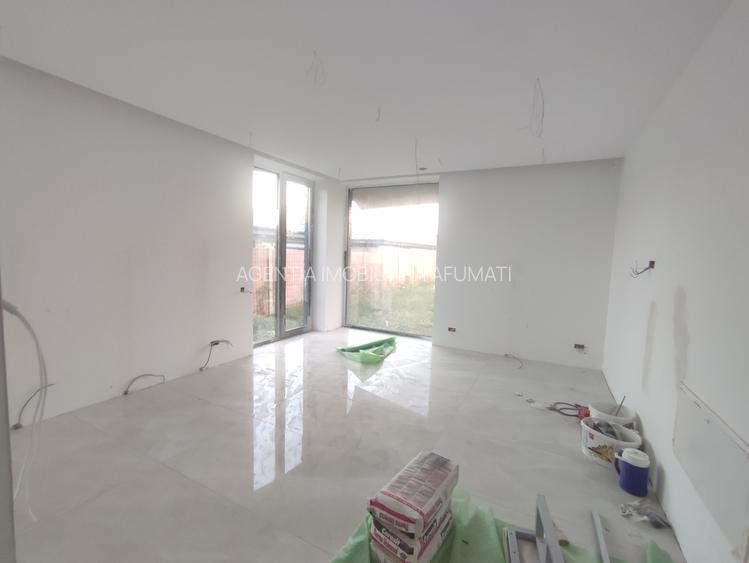 Proprietate exclusivistă cu ponton betonat, piscină interioară și ponorama - 4