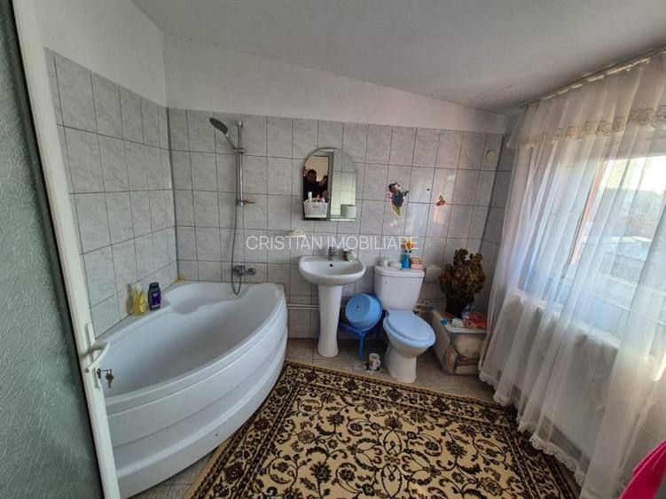 170mp utili Vila P+1+M Teren 200 mp, 5 Cam caramida Chercea - 9