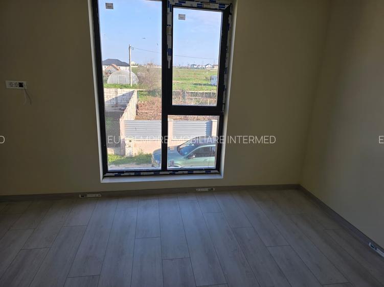 vika de vanzare in Lazu - 16