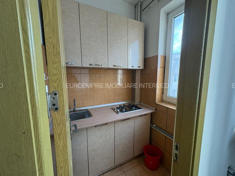 Garsoniera decomandata, zona CET - 3