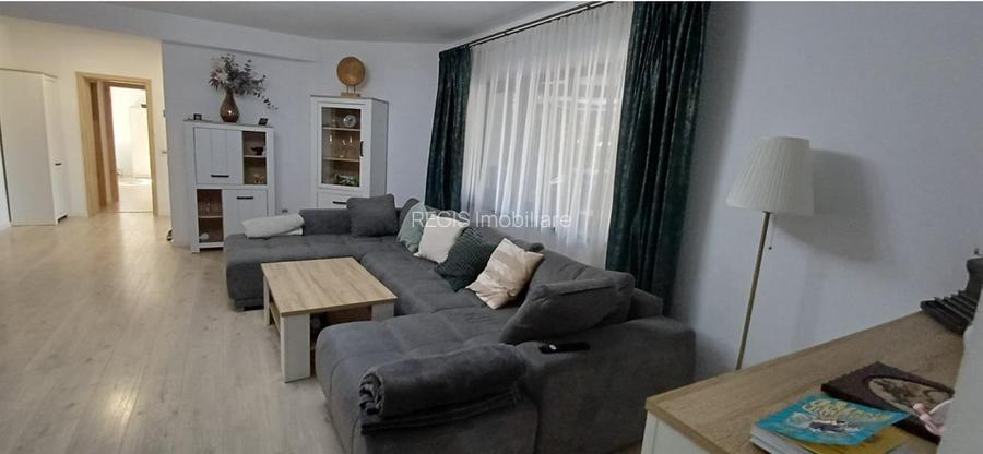 Apartament 4 camere cu curte proprie,la casa - 2