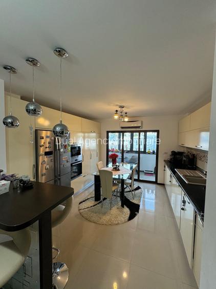 Copou - Casa Armatei , 4 camere , 108 mp , garaj si boxa in proprietate ! - 3