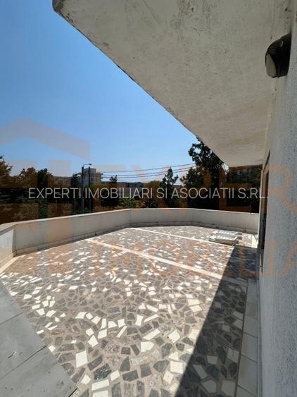 Povestea unei case la doar 200 m de valuri, cu piscina si terasa panoramica - 13