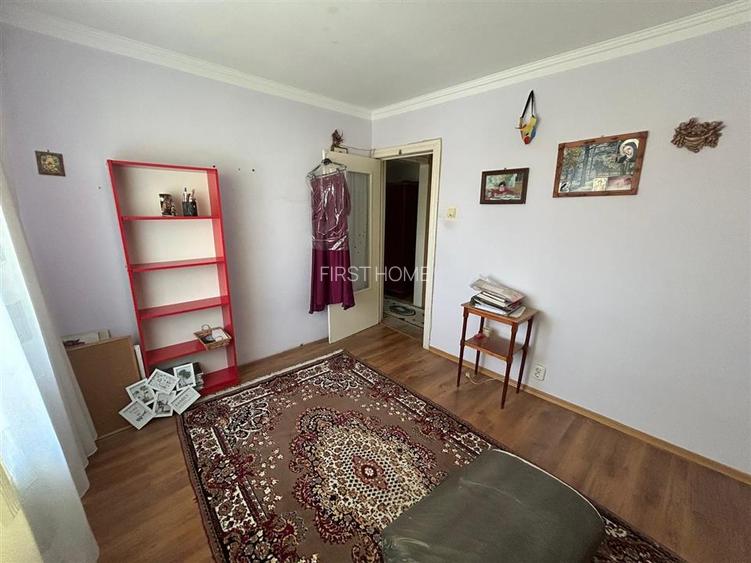 Apartament cu 4 camere de vanzare, zona liceul Pedagogic - 4