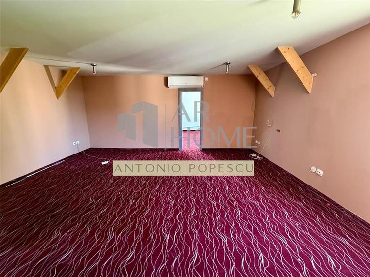 Spatiu comercial stradal P+1E, in Baicoi, zona centrala.